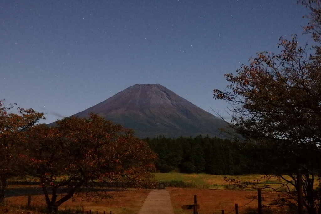 深夜の富士山