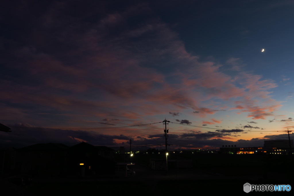 夜が来る。