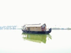 水郷のハウスボート～インド Houseboat in backwaters 