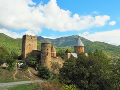 グルジア軍道アナヌリ Ananuri Fortified Castle