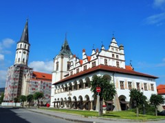 市庁舎と聖ヤコブ教区聖堂～スロヴァキア Basilica & Town Hall