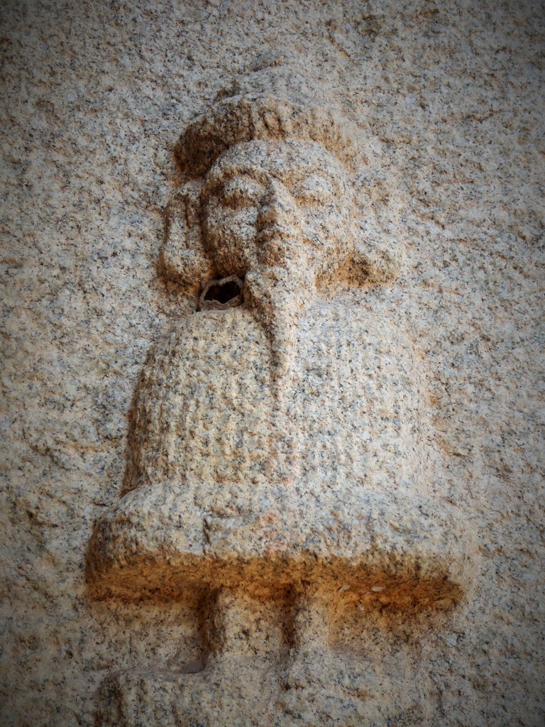 小さな髭爺～ヒンドゥー彫刻 Small Hindu god