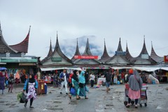 雨後のマーケット～インドネシア Market after a squall