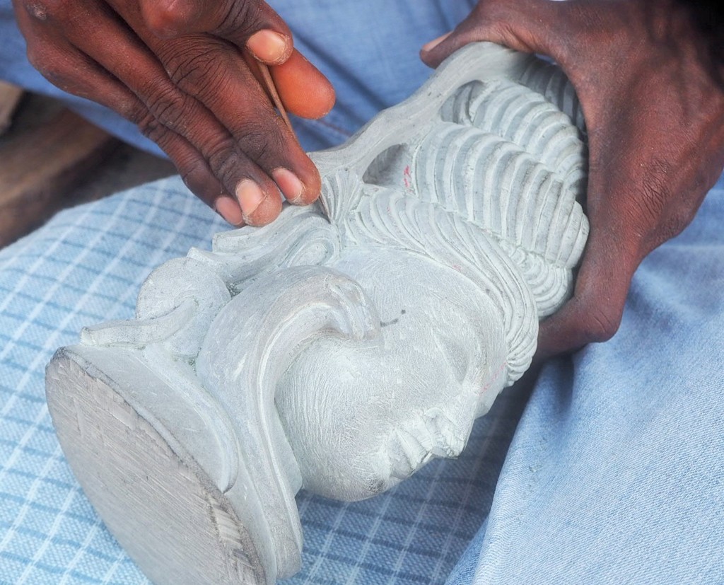 匠の技～インド Hindu sculptor 