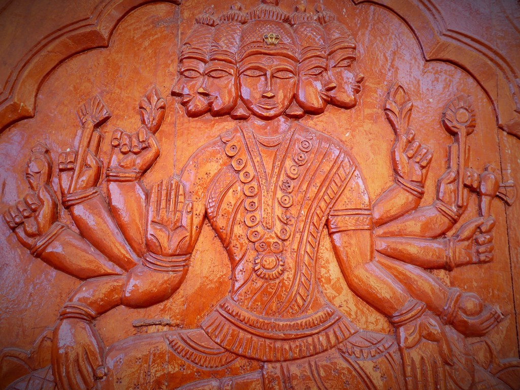 ハンピの神像～ヒンドゥー彫刻　Hindu God