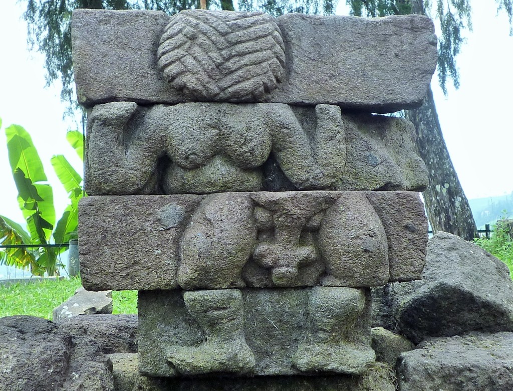 両性具有～ヒンドゥー彫刻 Man or Woman