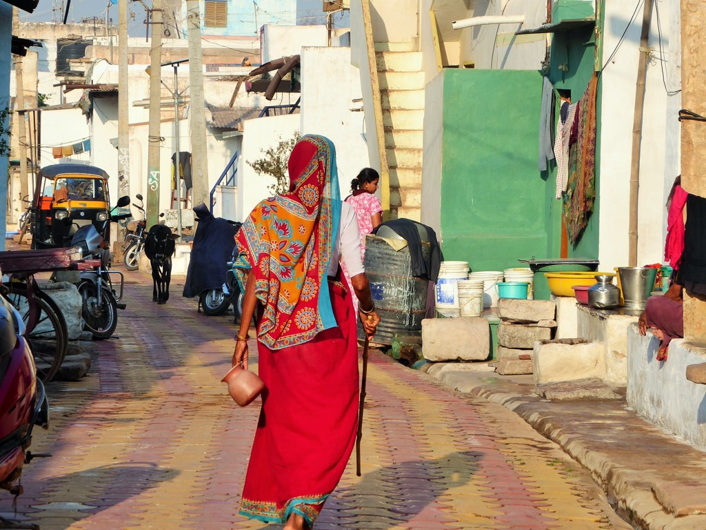 早朝の街角～インド Early morning in India