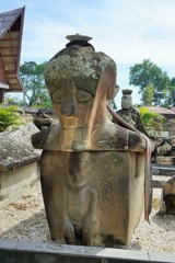 王の石棺～インドネシア Batak King's Sarcophagi