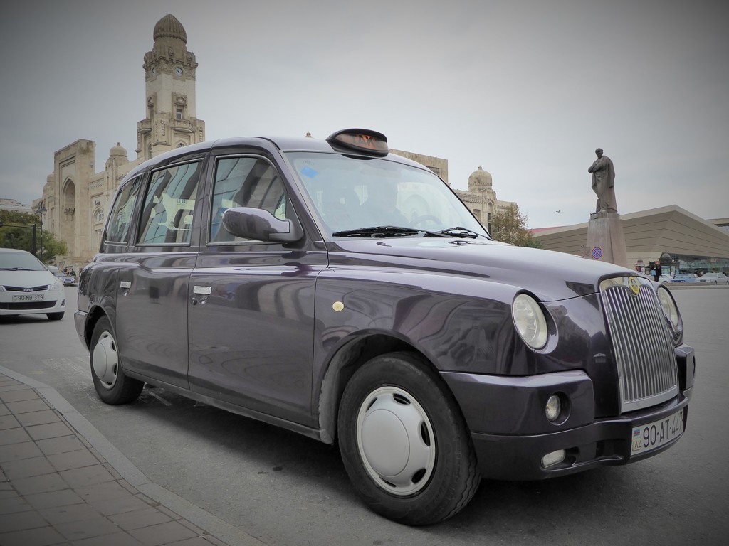 バクーのロンドンタクシー～アゼルバイジャン Black cab　LT4 TX4