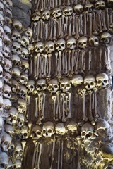 髑髏の冷笑～ポルトガル Chapel of Bone