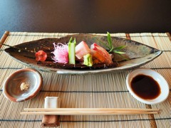 京料理「箔」の刺身 Haku's Sashimi ☆小夜時雨染めし大根の紅の剣