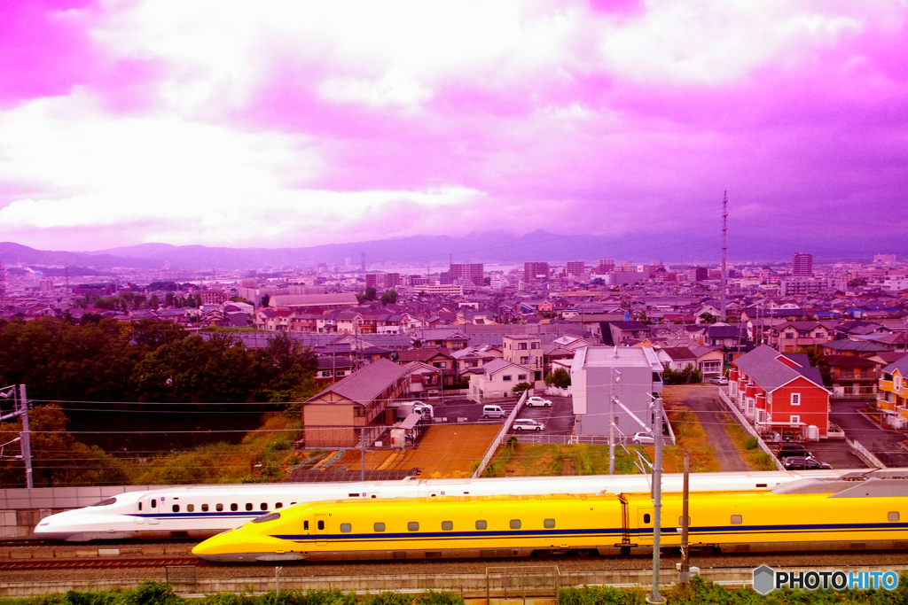 異空間の空とドクターイエロー