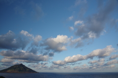 早朝の八丈小島