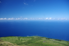 青い空、青い海、美しい草原