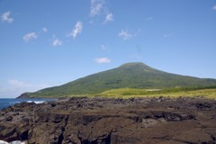 南原千枚岩からの八丈富士
