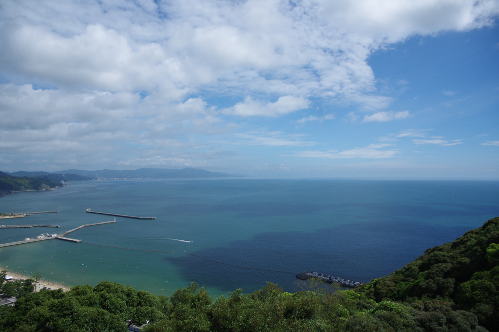 洲本城跡から海を臨む