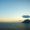 夕暮れの八丈小島