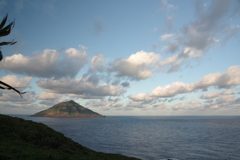 早朝の八丈小島