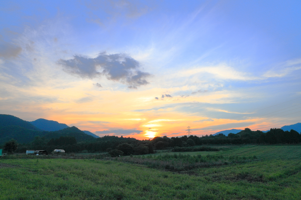 山間夕景