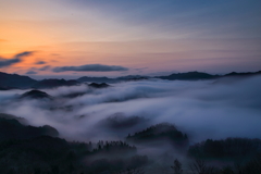 朝霧の山地