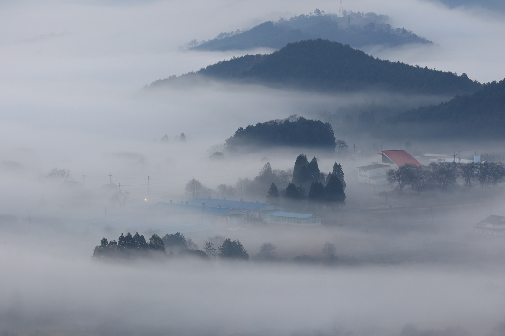 山間朝霧
