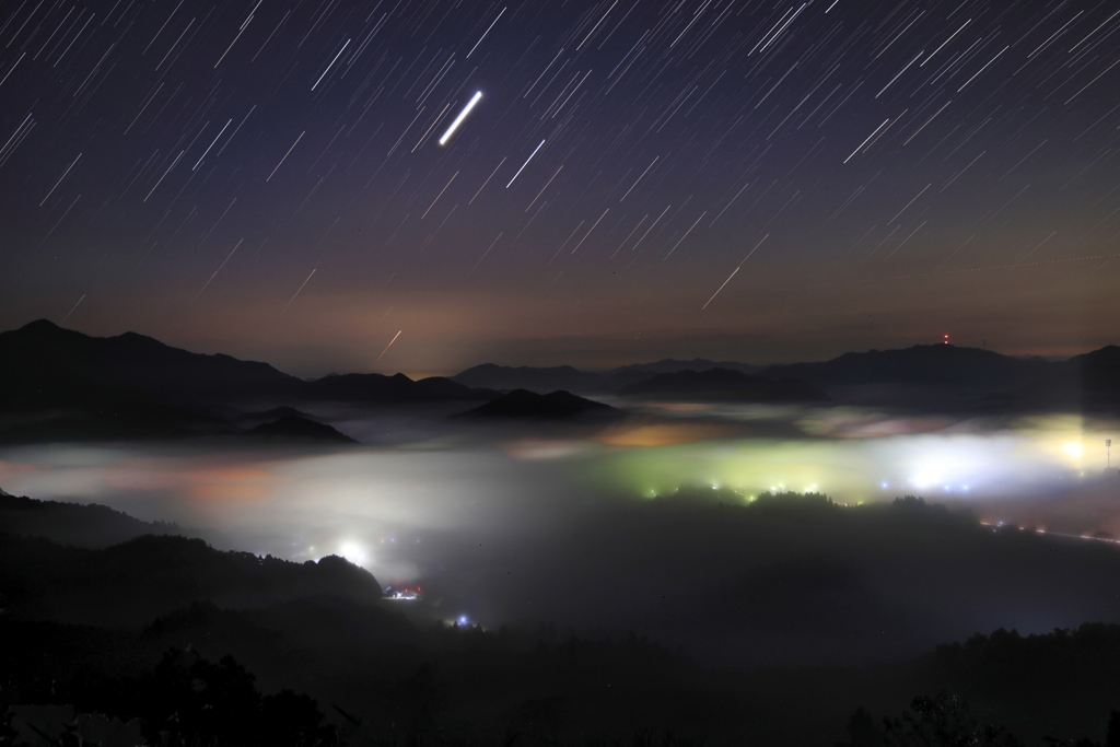 星降る山間
