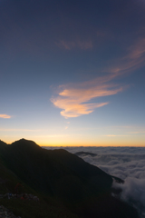 北岳山荘より