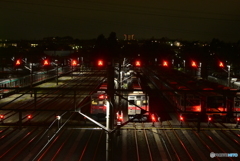 夜の電車車庫