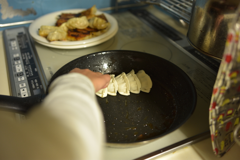 餃子焼き　３部作　その１