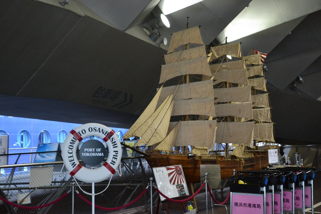 北米丸　横浜港大さん橋国際客船ターミナル