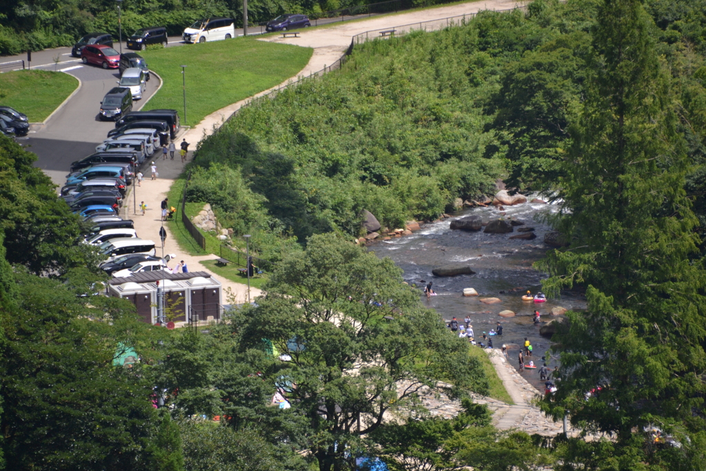 五ヶ山ダムの下の公園