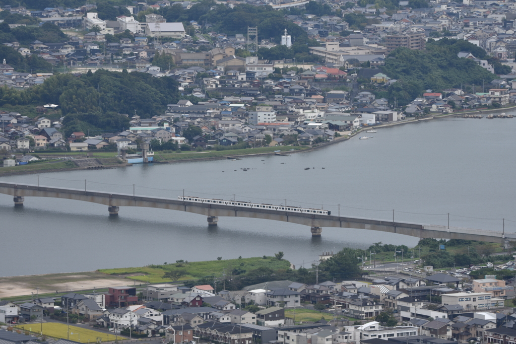 唐津市内を走るJR筑肥線