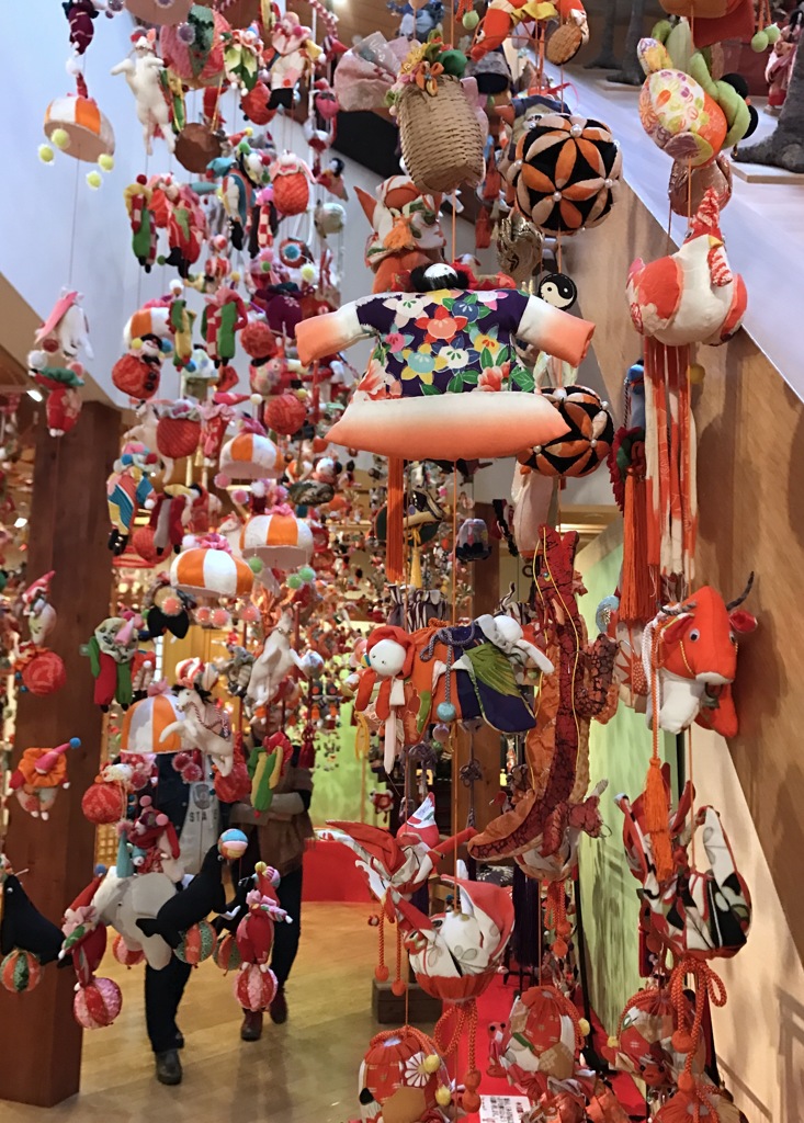 駿府工芸館の吊るし雛