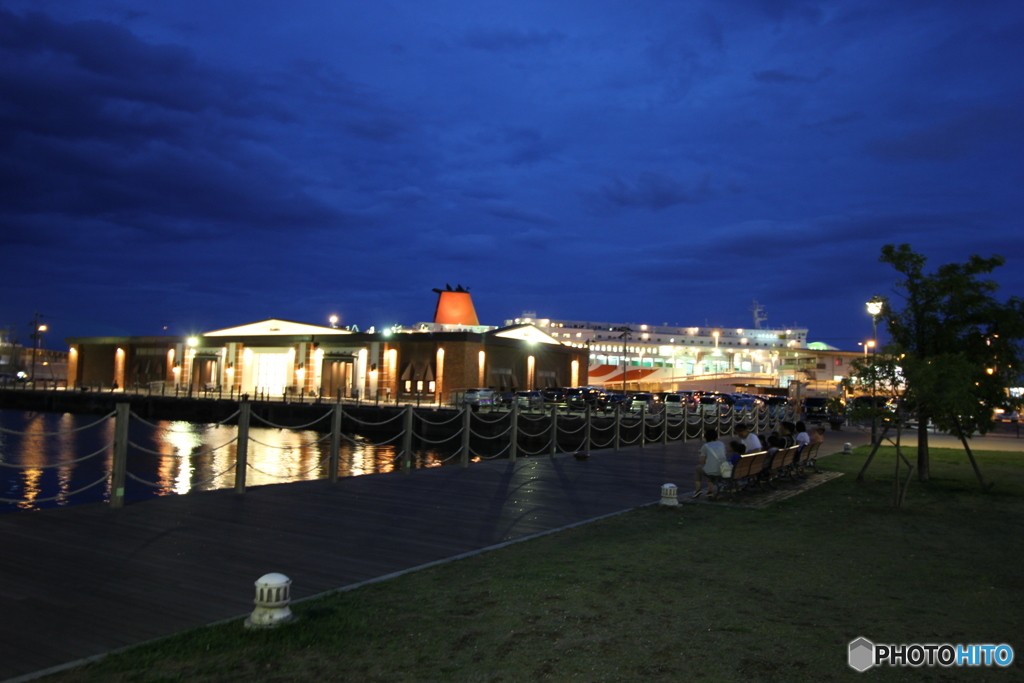 夕暮れの港公園