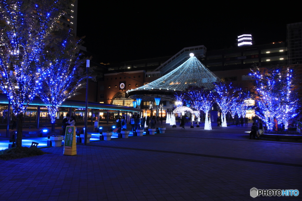 駅前の綺麗なイルミネーション