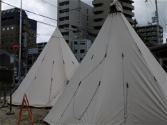 キャンプ気分で