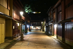 変わらぬ茶屋街の夜