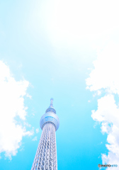 スカイツリーの光り輝く空
