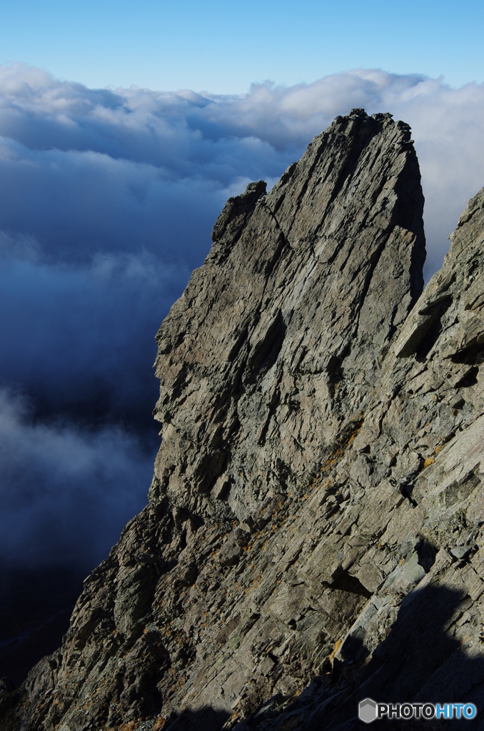 天にそびえる岩峰