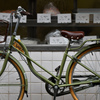 磨きこまれた自転車