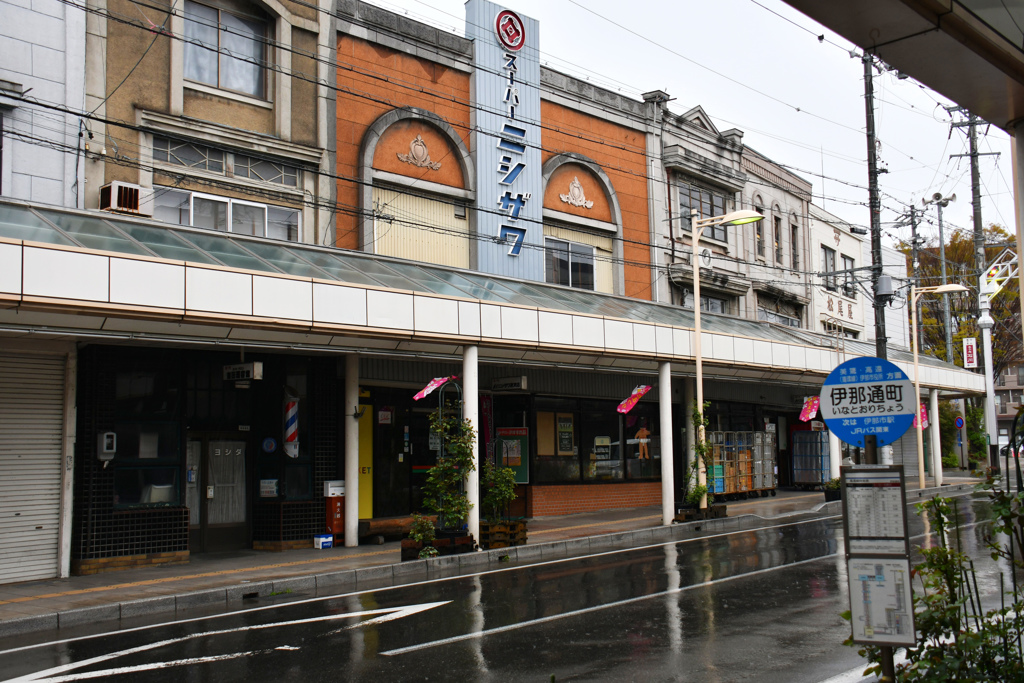 伊那市駅前の商店街