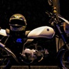 夜のバイク
