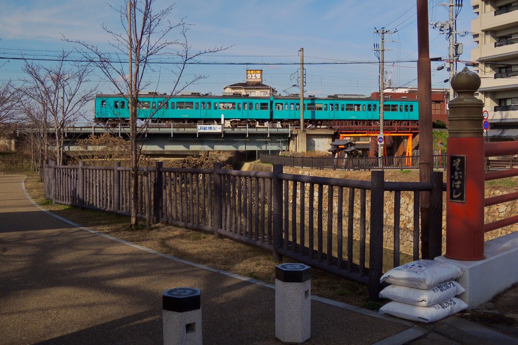 万葉まほろば鉄道と蘇武橋のコラボ