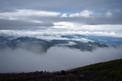 雲間から広がった光景