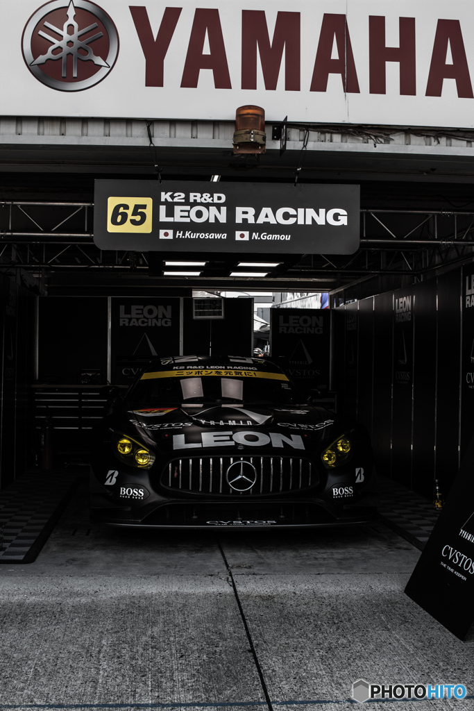 色気　LEON CVSTOS AMG