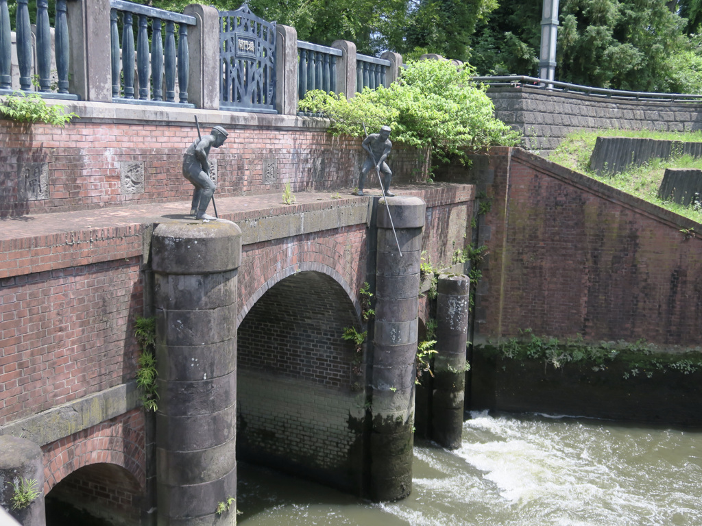 閘門橋