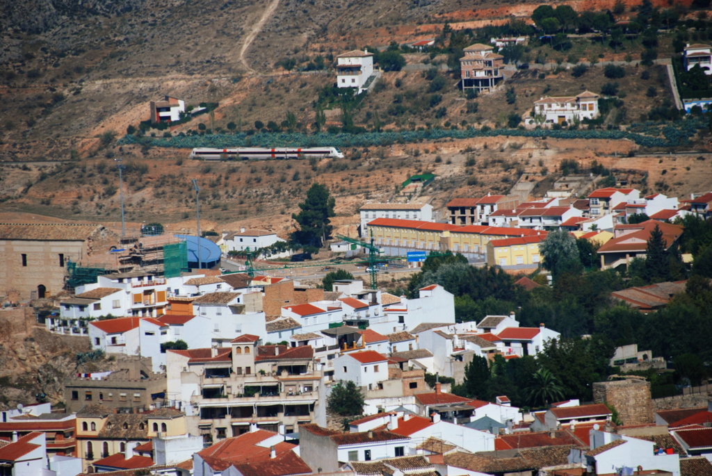 田舎を走る新幹線