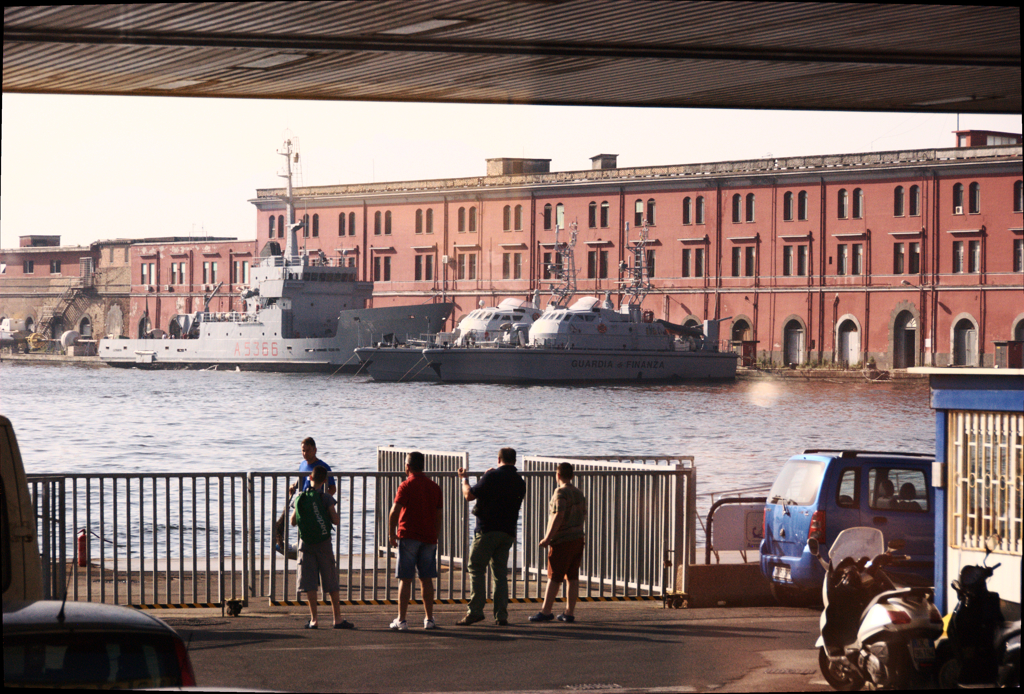 イタリアの警察船