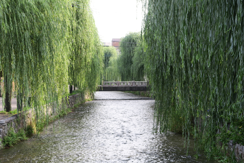 川