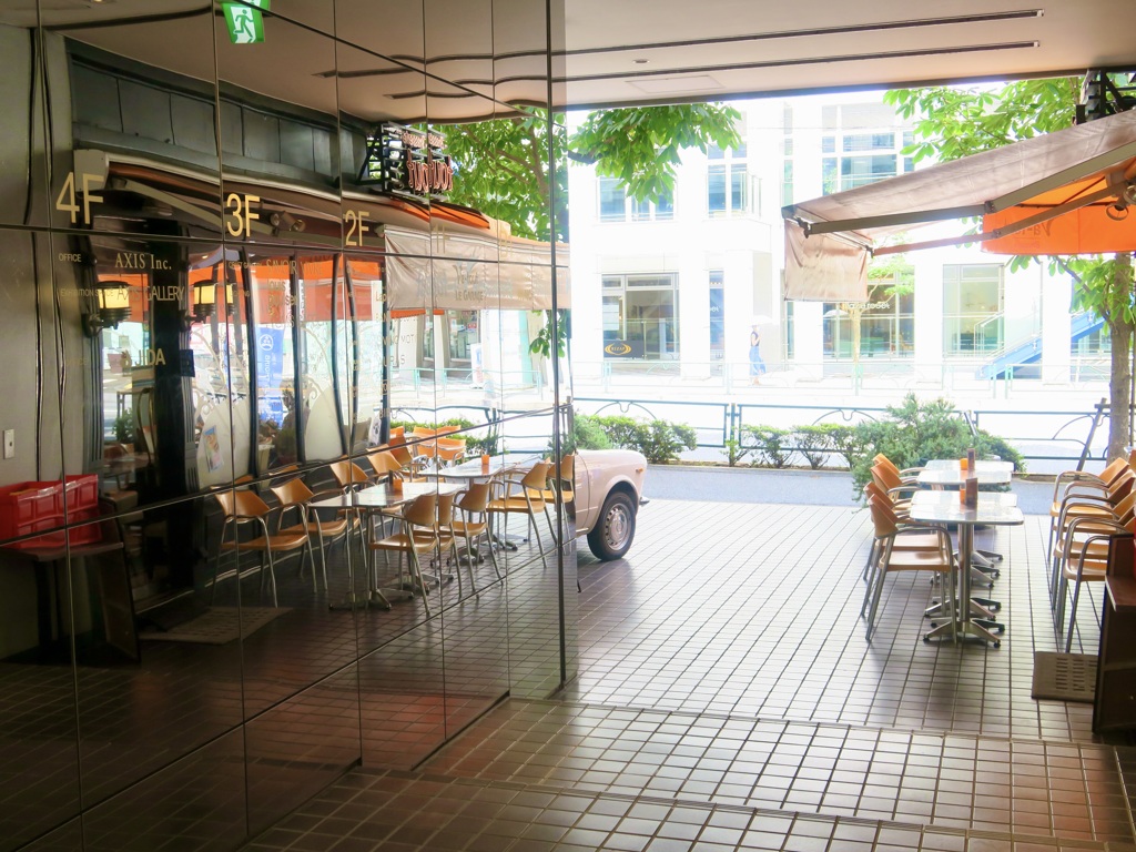 オープンカフェ